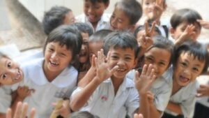 Apa Kunci Kebahagiaan yang Harus Diajarkan kepada Anak?