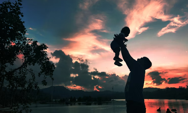 Menjadi Ayah Bunda Bukan Tentang Sempurna, Tapi tentang Hadir